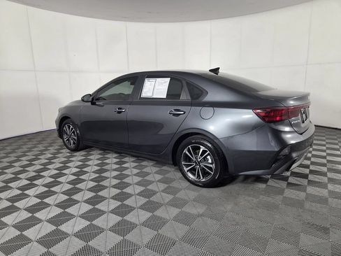 Used 2024 Kia Forte LXS FWD image 7