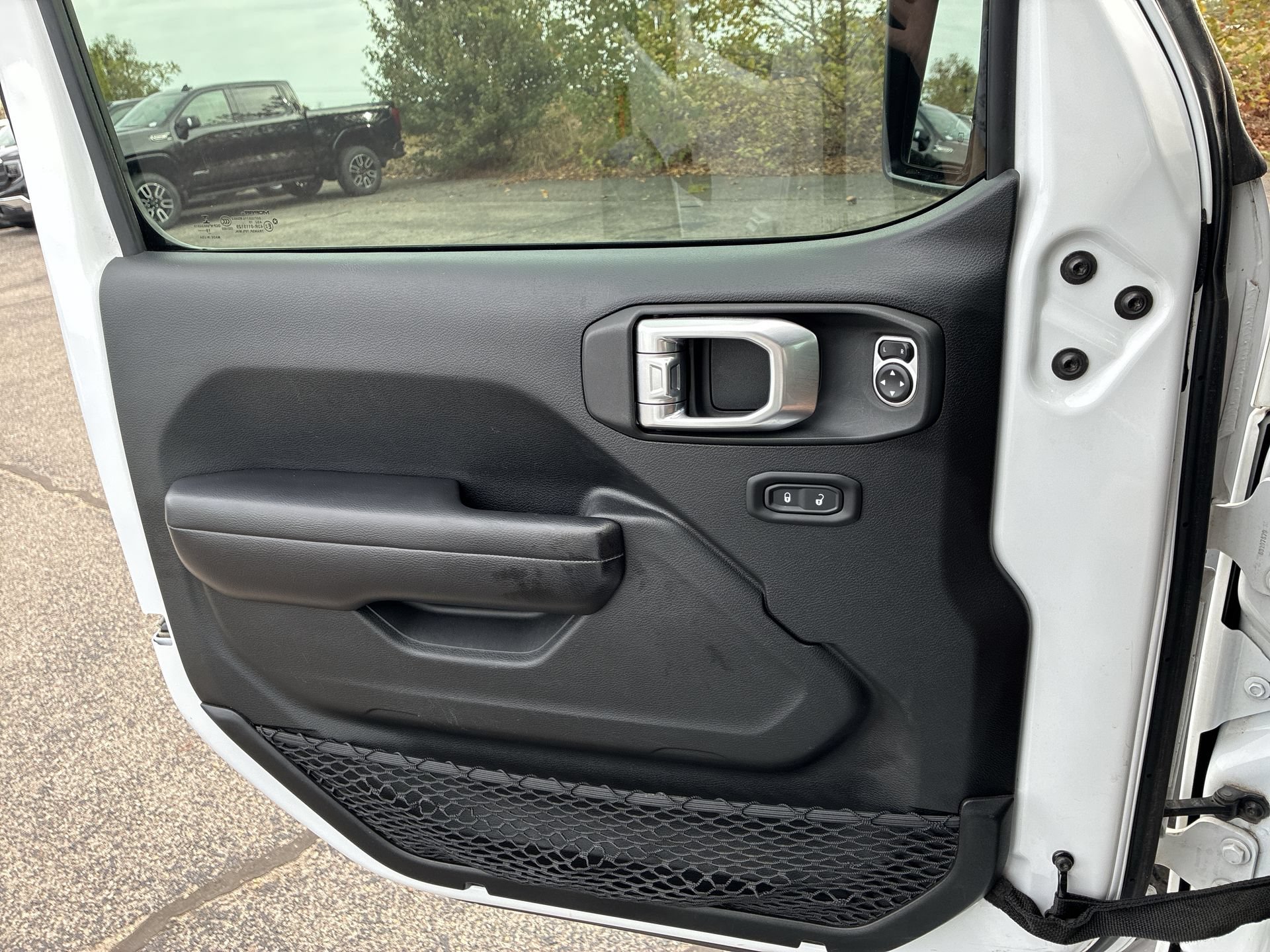 Used 2020 Jeep Wrangler Unlimited Sport S AWD/4WD image 29