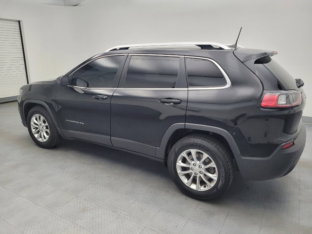 Used 2019 Jeep Cherokee Latitude w/ Cold Weather Group FWD image 3