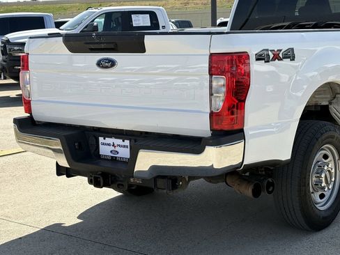 Used 2022 Ford F250 XL w/ Power Equipment Group image 8