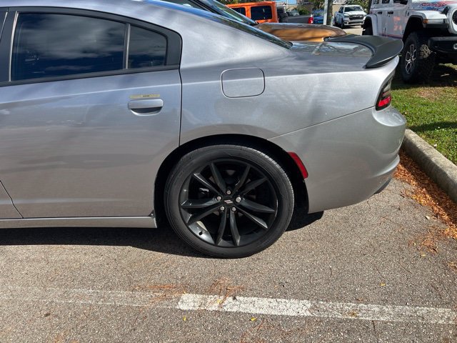 Used 2018 Dodge Charger SXT Plus w/ Blacktop Package RWD image 12