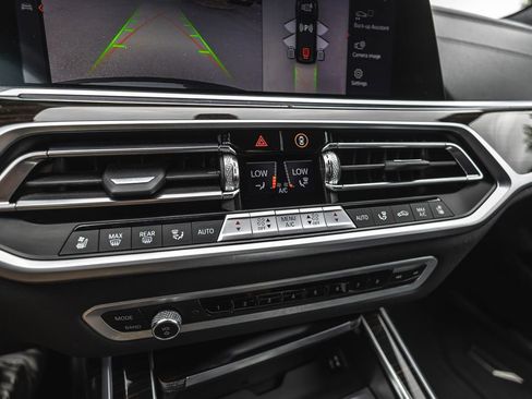 Used 2021 BMW X7 M50i w/ Executive Package AWD/4WD image 18
