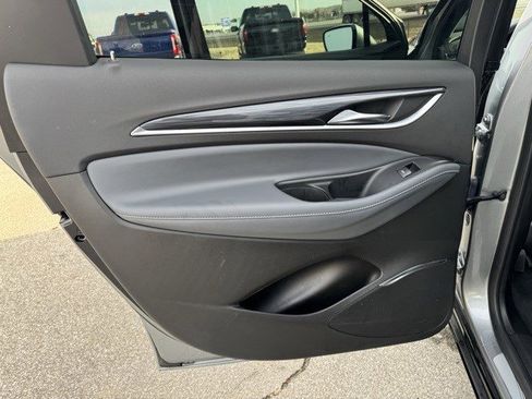 Used 2024 Buick Enclave Premium image 24