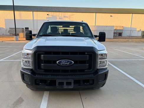 Used 2013 Ford F350 XL w/ Camper Pkg image 2