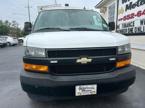 Used 2019 Chevrolet Express 2500 w/ Driver Convenience Package RWD image 3