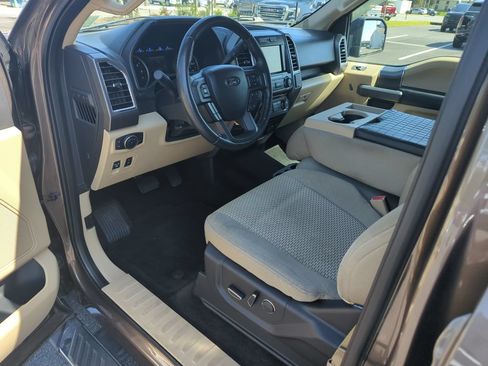 Used 2015 Ford F150 XLT w/ Equipment Group 302A Luxury RWD image 10