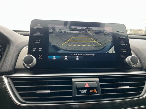 Used 2022 Honda Accord Sport image 9