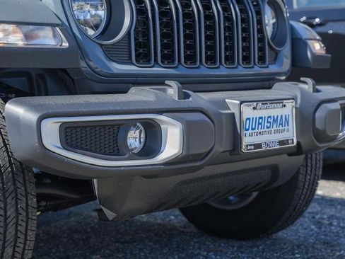 New 2025 Jeep Gladiator Sport w/ Premium Package image 11