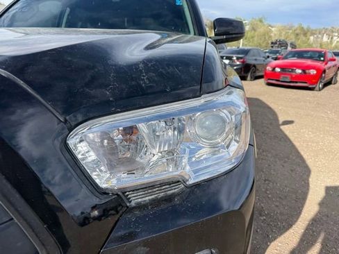 Used 2022 Toyota Tacoma SR AWD/4WD image 10