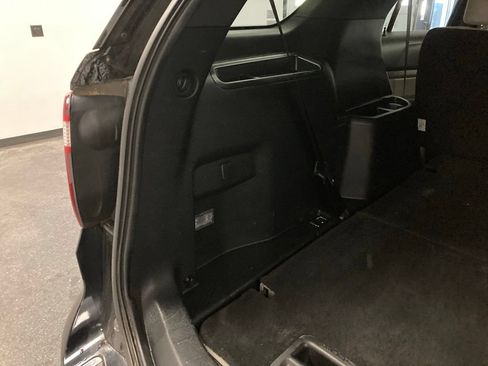 Used 2018 Ford Explorer XLT w/ Equipment Group 201A AWD/4WD image 35
