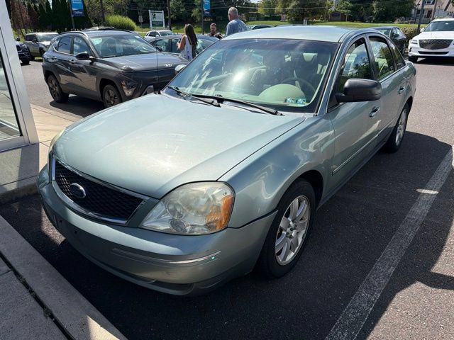 Used 2005 Ford Five Hundred SEL FWD image 2
