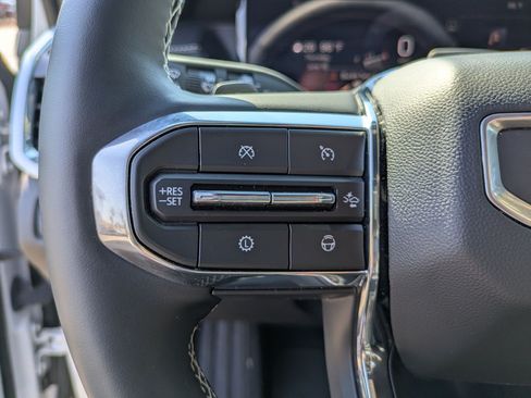 Used 2024 GMC Acadia Denali w/ Super Cruise Package FWD image 17