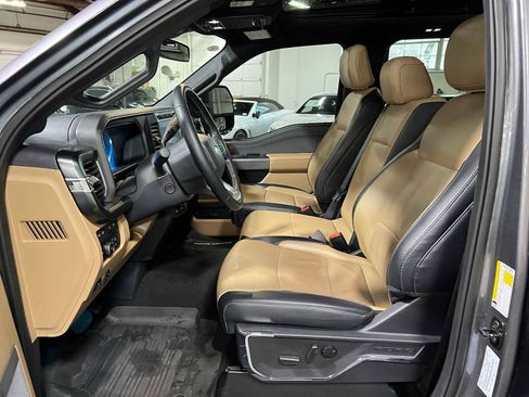 Used 2024 Ford F350 Lariat w/ Sport Appearance Package image 25