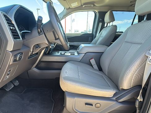 Used 2021 Ford Expedition XLT image 9