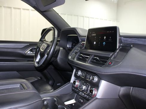 Used 2023 GMC Yukon XL SLT w/ SLT Luxury Package RWD image 38