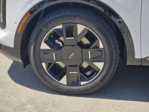 New 2026 Kia Sportage SX FWD image 9