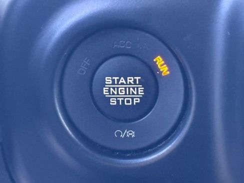 Used 2022 Jeep Wrangler Unlimited Rubicon w/ LED Lighting Group AWD/4WD image 19