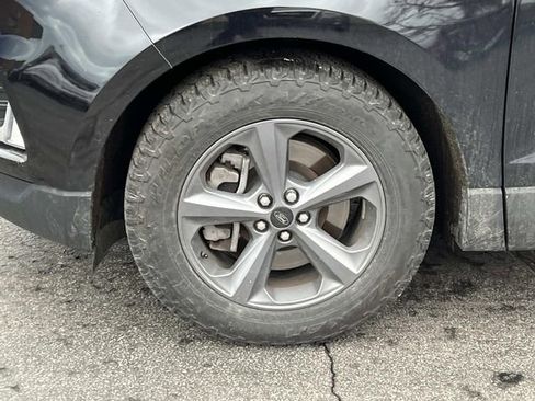 Used 2024 Ford Edge SEL w/ Sport Appearance Package image 8