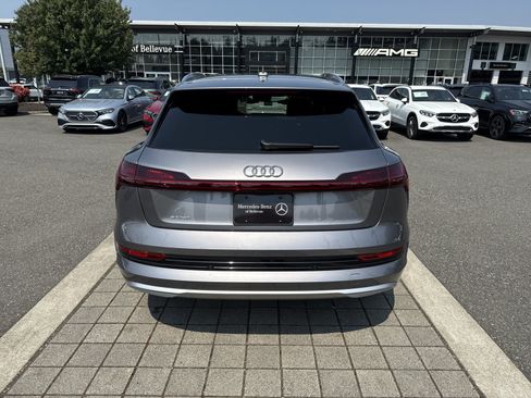 Used 2019 Audi e-tron Prestige w/ Prestige Package AWD/4WD image 6