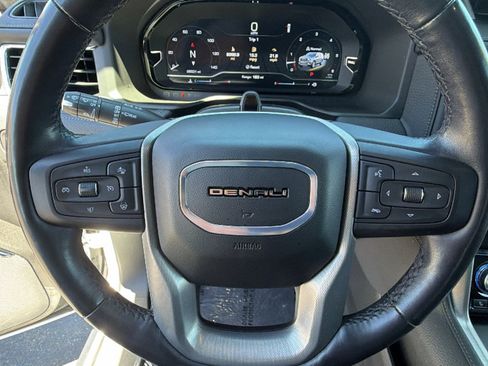 Used 2024 GMC Yukon Denali w/ Advanced Technology Package AWD/4WD image 18