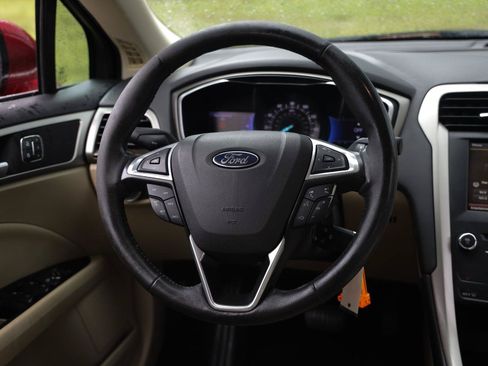 Used 2013 Ford Fusion SE FWD image 28