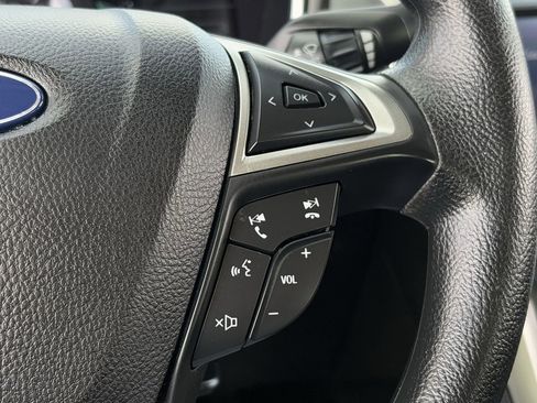 Used 2020 Ford Fusion SE image 17