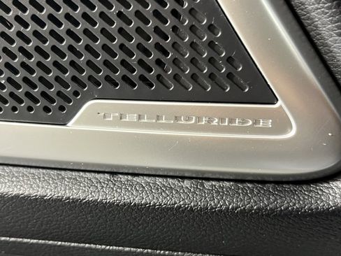 Used 2023 Kia Telluride S image 16