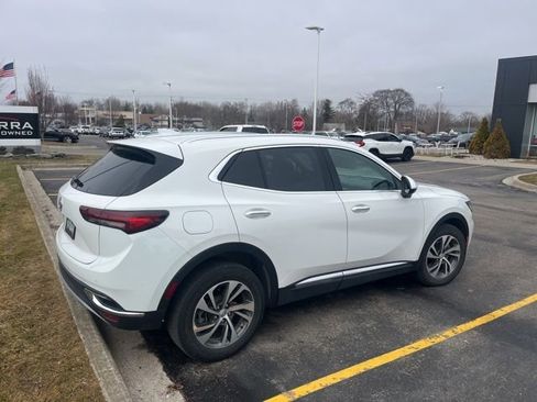 Used 2023 Buick Envision Essence image 3