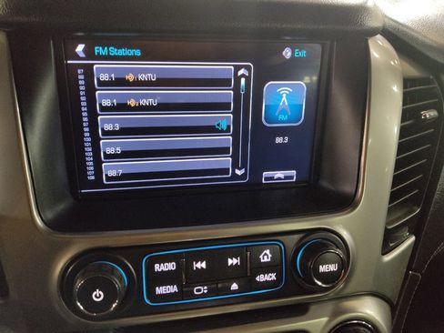 Used 2016 Chevrolet Suburban LS RWD image 25