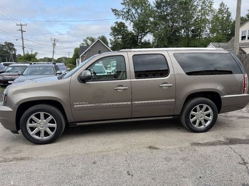 Used 2012 GMC Yukon XL Denali AWD/4WD image 4