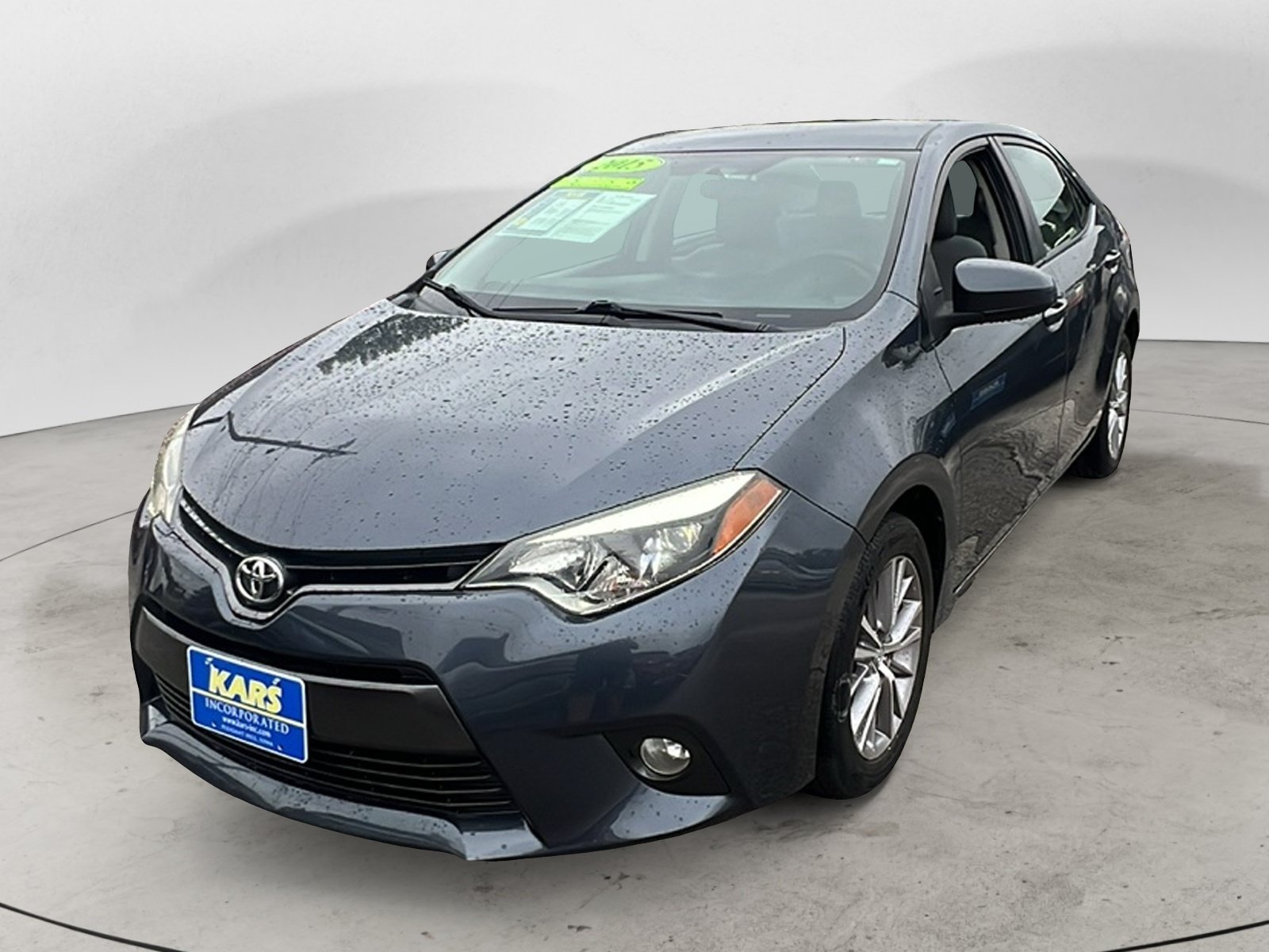 Used 2015 Toyota Corolla LE FWD image 2