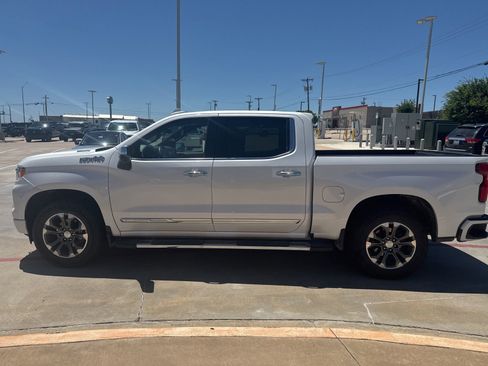 Used 2023 Chevrolet Silverado 1500 High Country w/ Technology Package AWD/4WD image 7