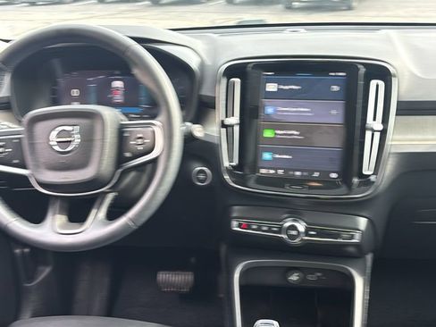 Used 2023 Volvo XC40 B5 Plus w/ Climate Package AWD/4WD image 7