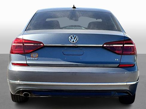 Used 2017 Volkswagen Passat 1.8T R-Line image 4