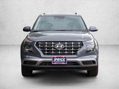 Used 2026 Hyundai Venue SEL FWD image 2