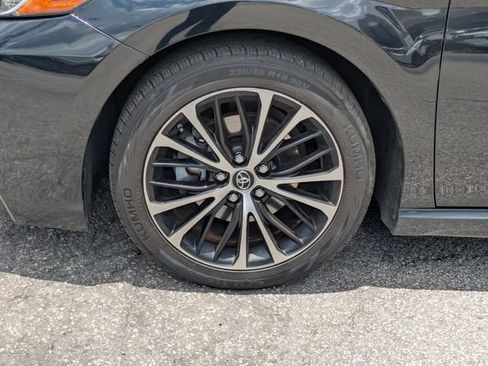 Used 2018 Toyota Camry SE w/ Convenience Package FWD image 10