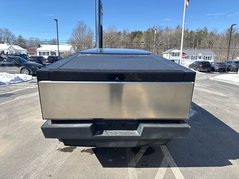 Used 2024 Tesla Cybertruck AWD Crew Cab image 4