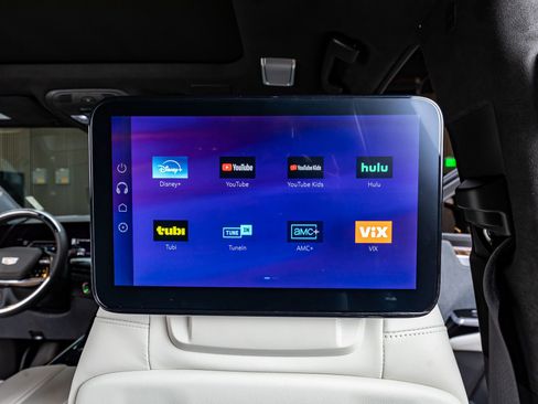 Used 2026 Cadillac Escalade Platinum Sport w/ LPO, ONYX Package image 33