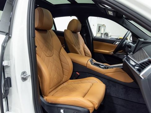 Certified 2024 BMW X6 xDrive40i w/ Executive Package image 25