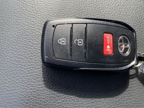 Certified 2025 Toyota Tacoma SR5 w/ SR5 Upgrade Package image 39