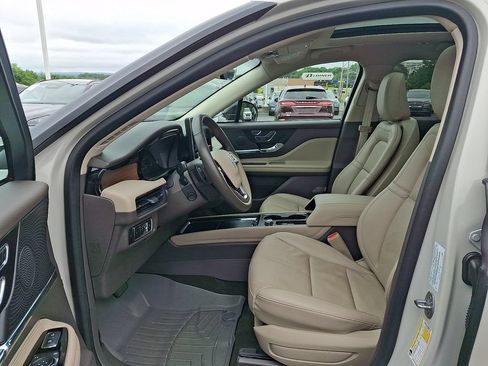 Certified 2024 Lincoln Corsair Reserve w/ Equipment Group 201A AWD/4WD image 13