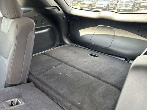 Used 2016 Jeep Cherokee Latitude FWD image 11