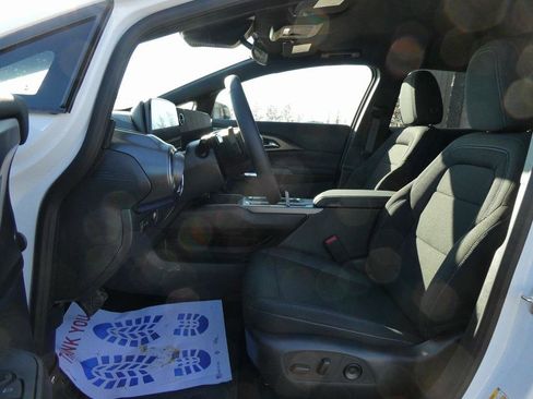 New 2026 Chevrolet Equinox EV LT image 17