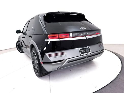Used 2024 Hyundai Ioniq 5 Limited AWD/4WD image 9