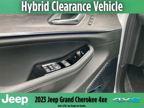 New 2023 Jeep Grand Cherokee Overland w/ Luxury Tech Group IV AWD/4WD image 7