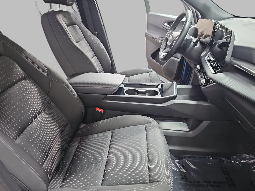 Certified 2025 Chevrolet Equinox LT w/ Safety and Technology Package AWD/4WD image 13