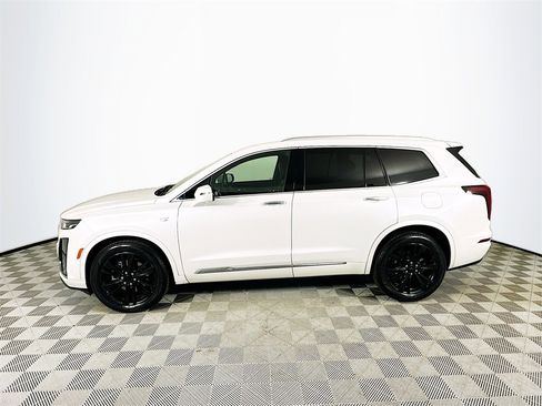 Used 2022 Cadillac XT6 Premium Luxury image 4