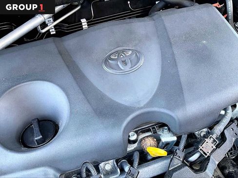 Used 2023 Toyota Venza Limited image 31