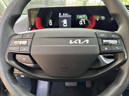 Used 2025 Kia K4 FWD image 27