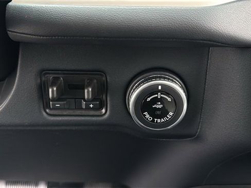 New 2025 Lincoln Navigator L Reserve w/ Jet Appearance Package image 28